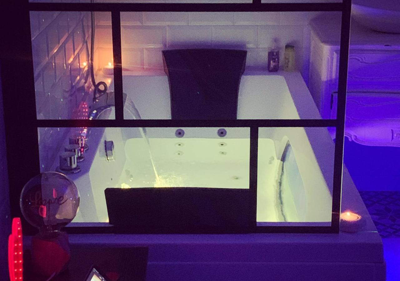 Amour Azur Appartement Pour 2 Avec Jacuzzi Et Terrasse A 2 Minutes De La Mer 瓦洛里 外观 照片