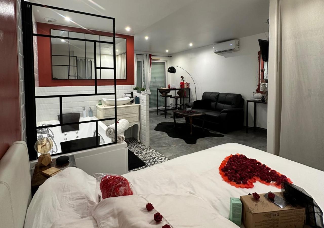 Amour Azur Appartement Pour 2 Avec Jacuzzi Et Terrasse A 2 Minutes De La Mer 瓦洛里 外观 照片