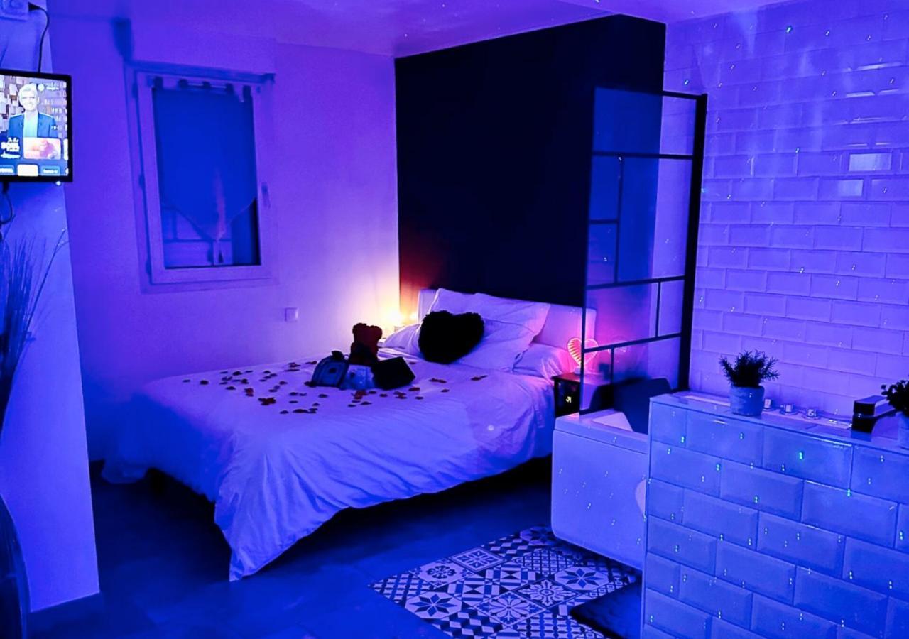 Amour Azur Appartement Pour 2 Avec Jacuzzi Et Terrasse A 2 Minutes De La Mer 瓦洛里 外观 照片